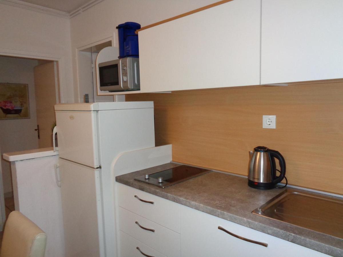 Apartments Miki 2 Новаля Екстер'єр фото